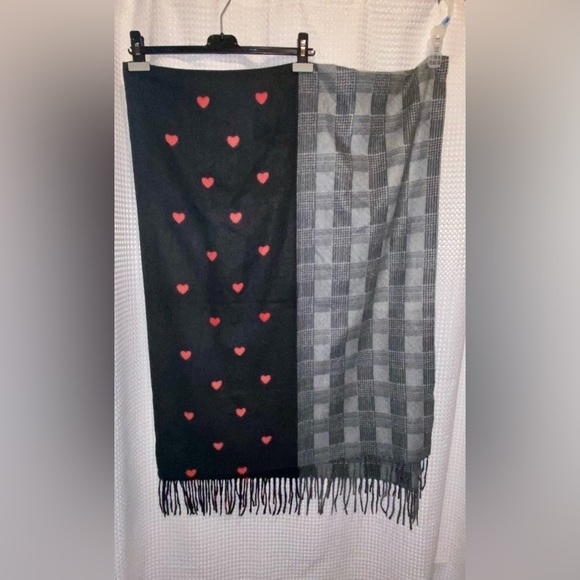 Women’s Marie Claire oversized Maxi Scarf 2 in 1 extra soft gray black and red - Picture 5 of 8